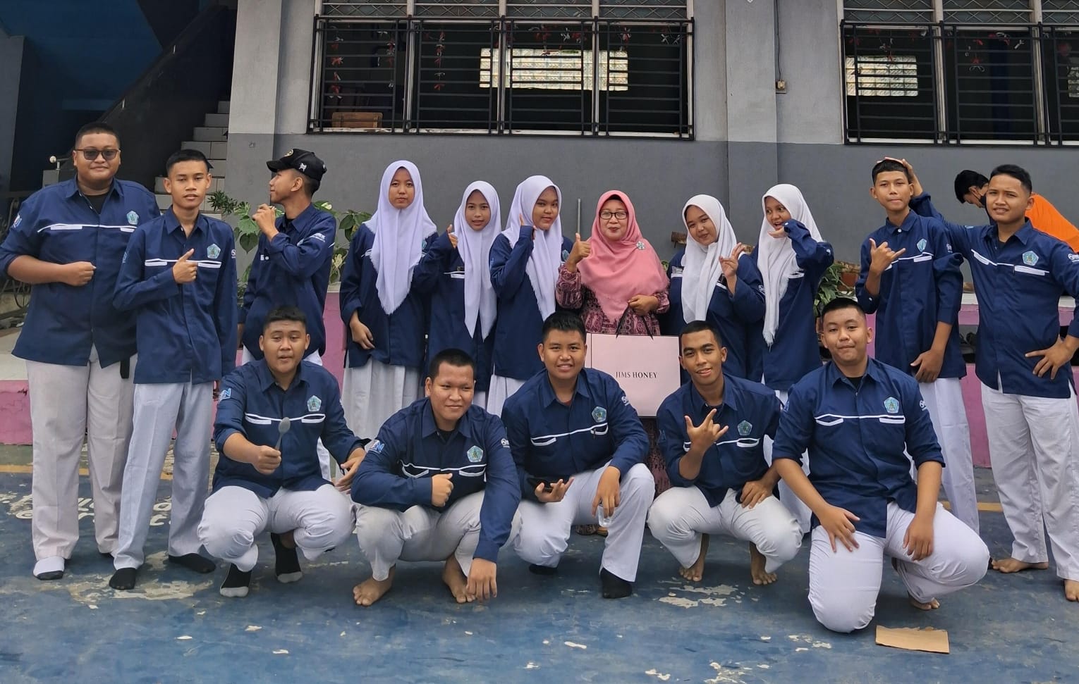 Momen XII SATELIT 5